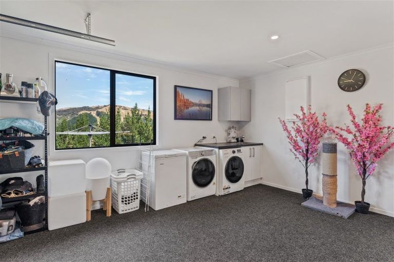 Photo of property in 17 Kingsgate Lane, Waihola, Milton, 9073