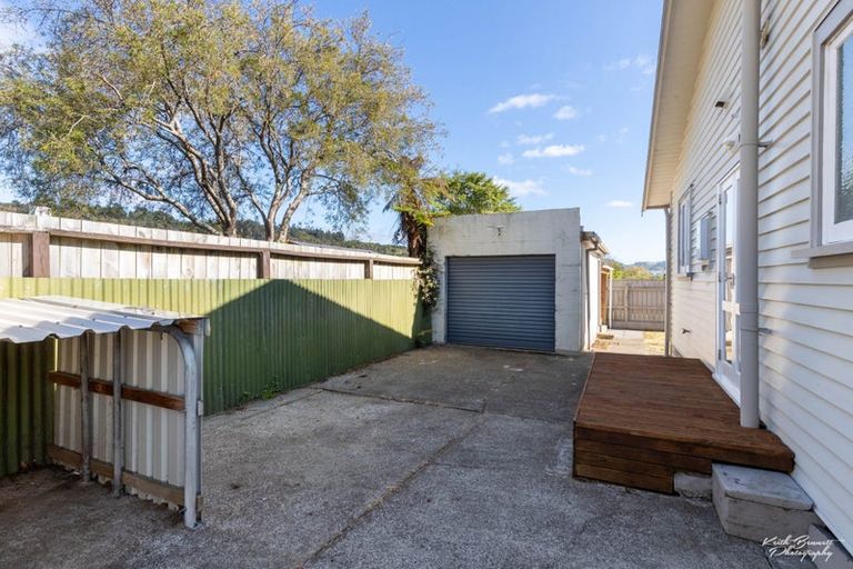 Photo of property in 316 Stokes Valley Road, Stokes Valley, Lower Hutt, 5019