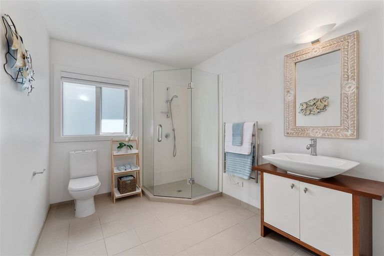 Photo of property in 73l Park Rise, Campbells Bay, Auckland, 0630