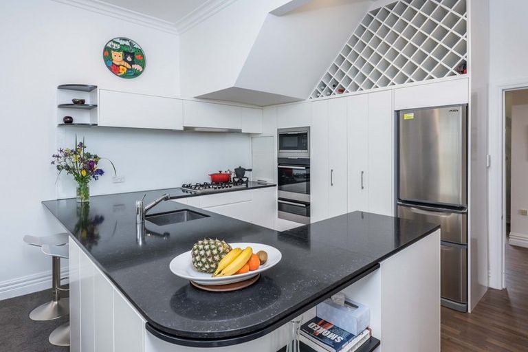 Photo of property in 33 Hobson Crescent, Thorndon, Wellington, 6011