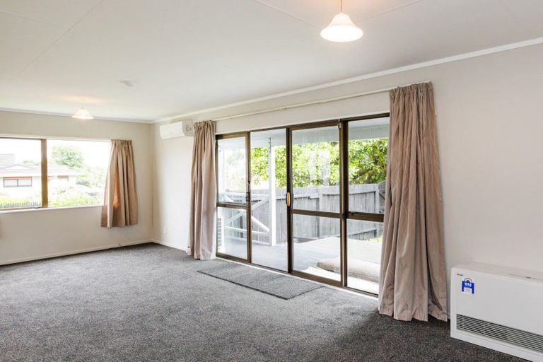 Photo of property in 15 Willowstream Grove, Cloverlea, Palmerston North, 4412