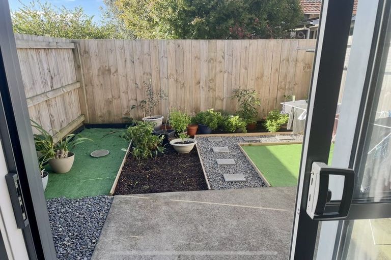 Photo of property in 26 Clay Works Lane, New Lynn, 0600