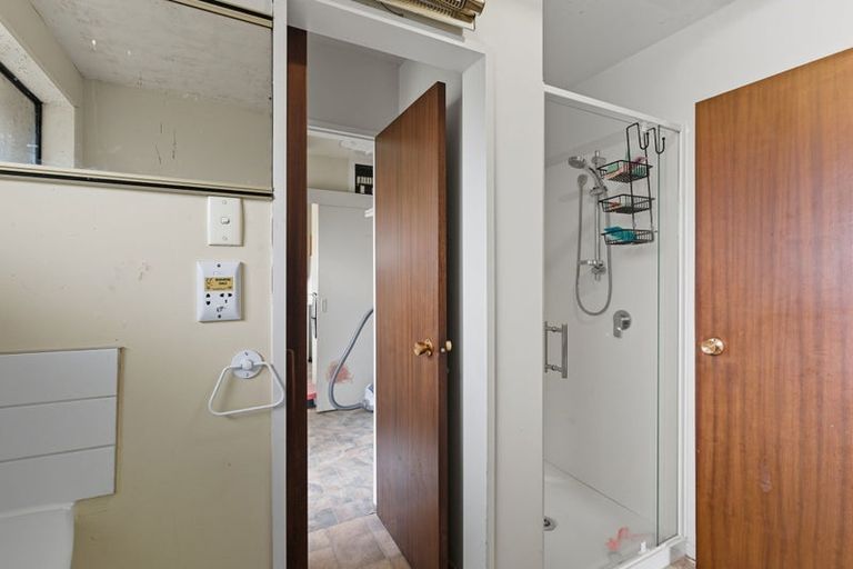 Photo of property in 12 Harkness Place, Avonhead, Christchurch, 8042