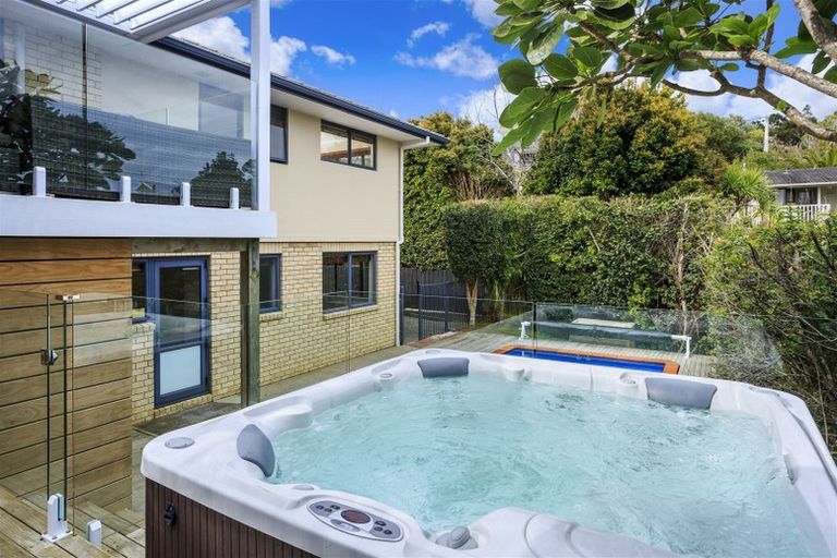 Photo of property in 21a Cliff Road, Torbay, Auckland, 0630