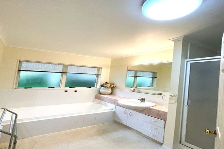 Photo of property in 23 Bronte Place, Somerville, Auckland, 2014