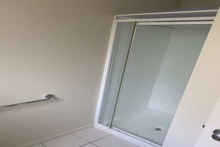 Photo of property in 3e/20 Ian Marwick Place, Birkenhead, Auckland, 0626