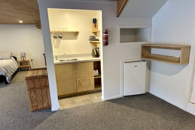 Photo of property in 4 Heathvale Place, Heathcote Valley, Christchurch, 8022