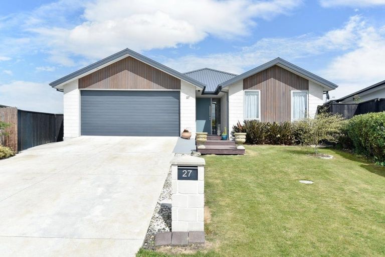 Photo of property in 27 Westpark Boulevard, Rangiora, 7400