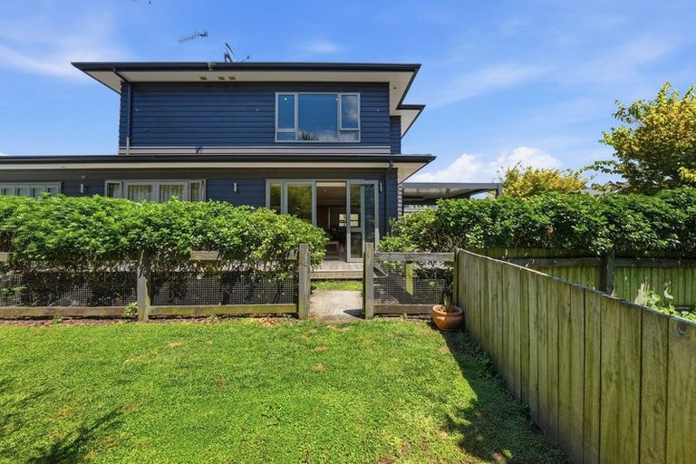 Photo of property in 42d Camellia Avenue, Bell Block, New Plymouth, 4312