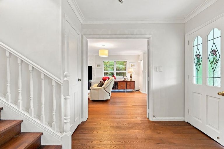 Photo of property in 199 Chelsea View Drive, Chatswood, Auckland, 0626