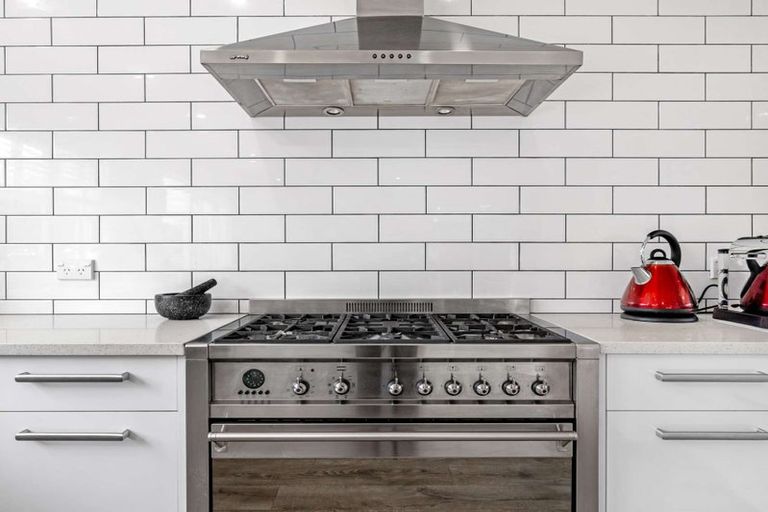 Photo of property in 2/1 Woodside Road, Massey, Auckland, 0614