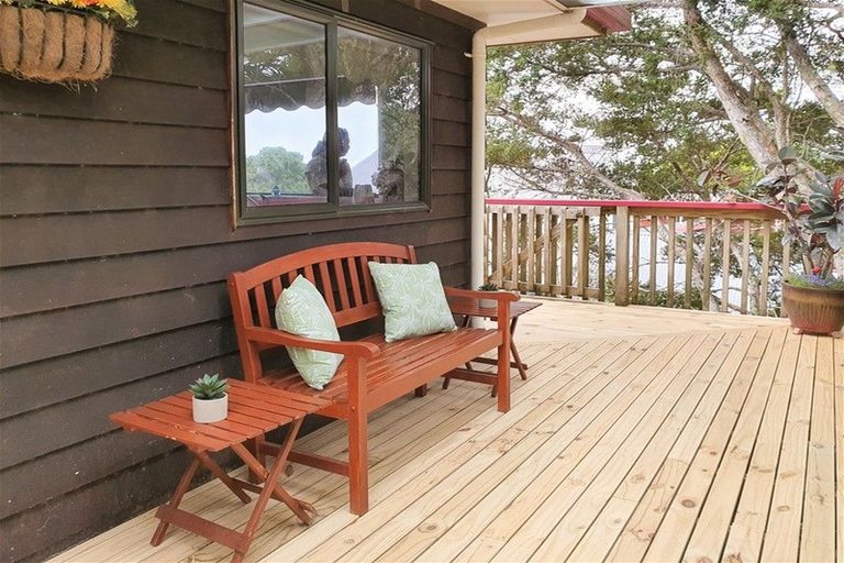 Photo of property in 98 Te Haumi Drive, Paihia, 0200