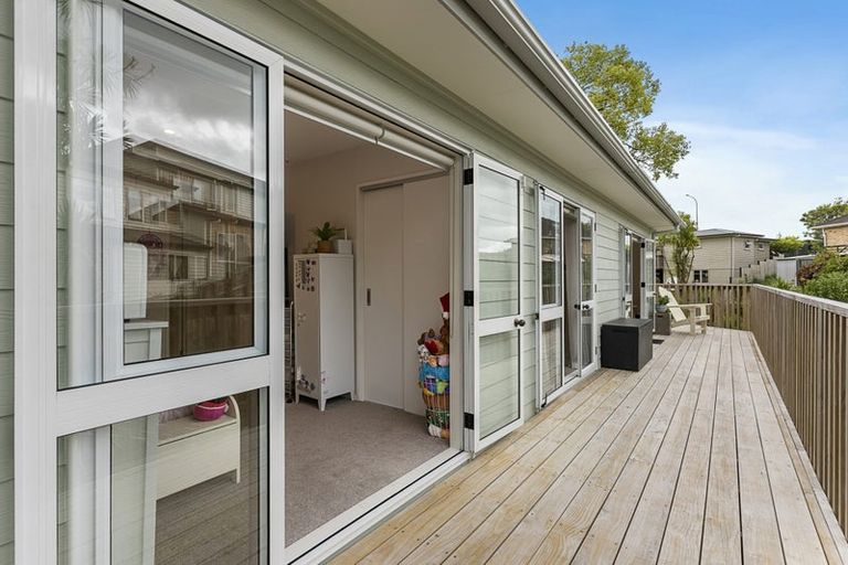 Photo of property in 2/58 Botany Road, Botany Downs, Auckland, 2010
