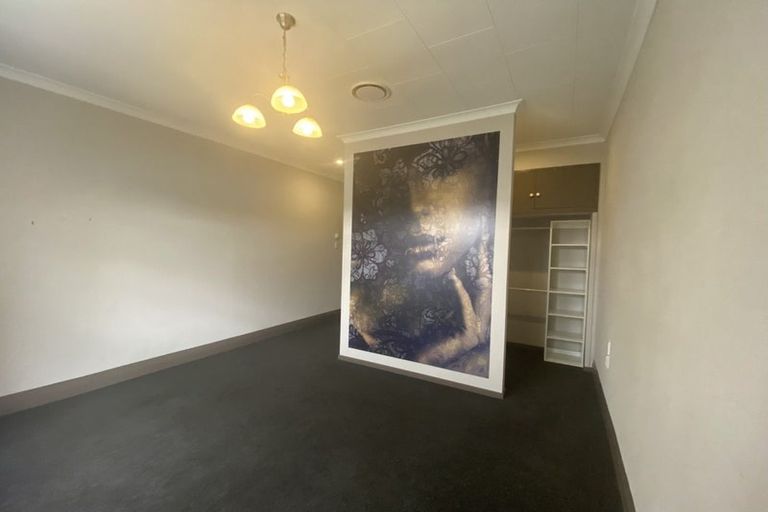 Photo of property in 14 Kerwood Place, Gore, 9710