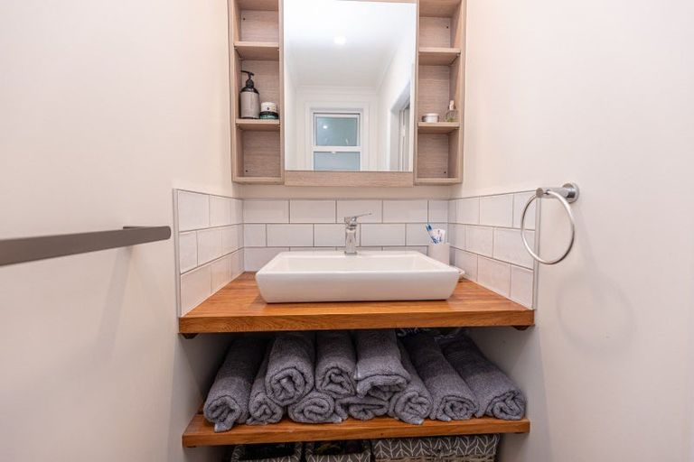 Photo of property in 14 Oakland Avenue, Saint Johns Hill, Whanganui, 4500