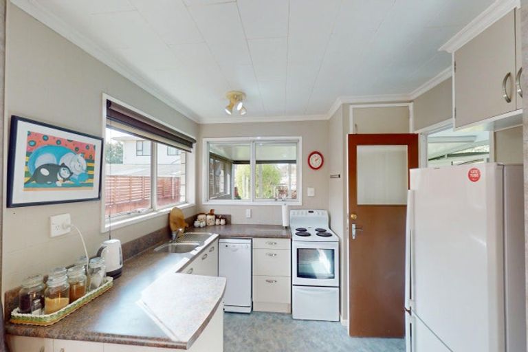 Photo of property in 1 Saint Annes Street, Levin, 5510