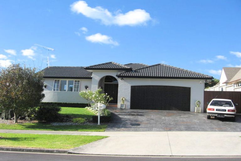 Photo of property in 20 Byblos Place, The Gardens, Auckland, 2105