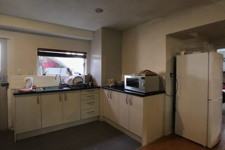 Photo of property in 92a Forrest Hill Road, Forrest Hill, Auckland, 0620