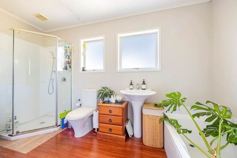 Photo of property in 9 Blacks Road, Greenhithe, Auckland, 0632