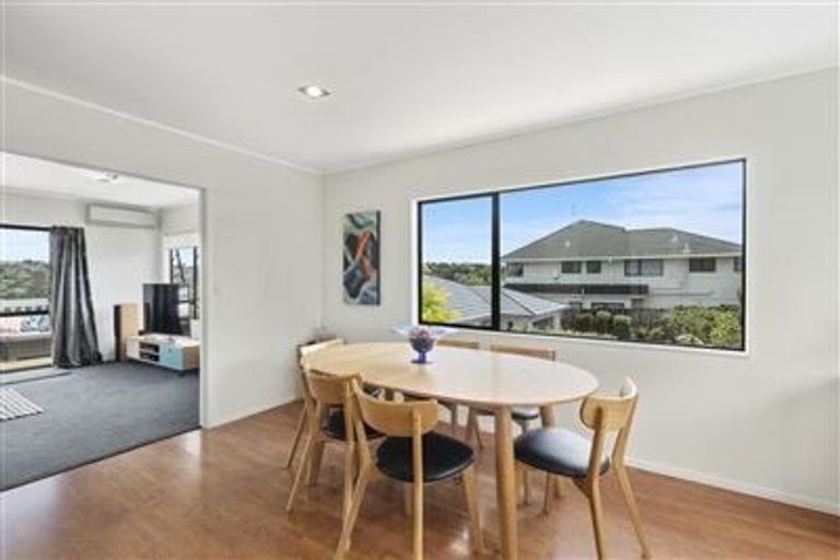 Photo of property in 2/7 Arran Road, Browns Bay, Auckland, 0630