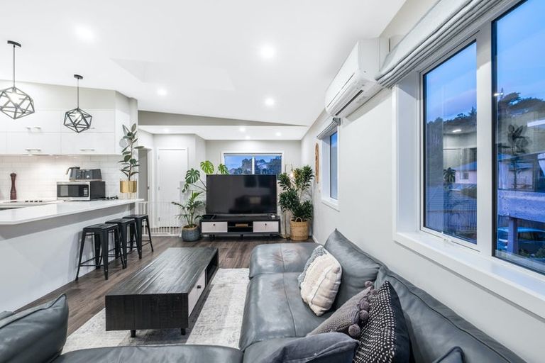 Photo of property in 1a Court Road, Tawa, Wellington, 5028