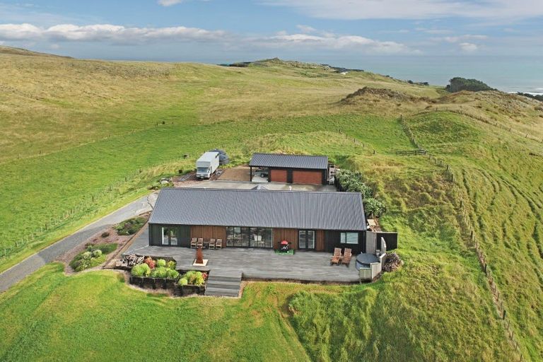 Photo of property in 569 Karioitahi Road, Lake Puketi, Waiuku, 2683