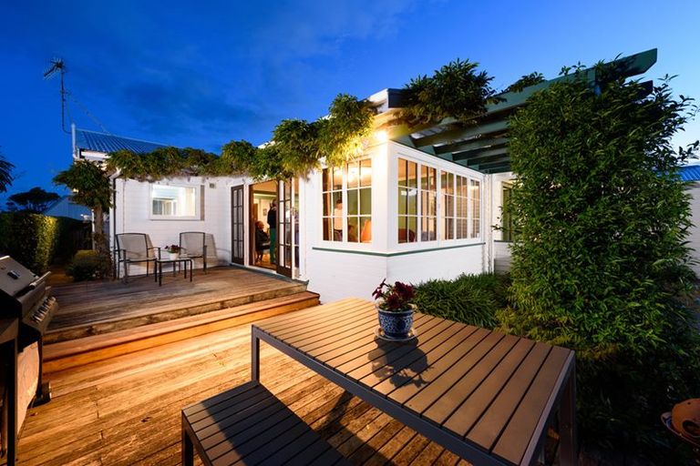 Photo of property in 12 Burrows Street, Tauranga South, Tauranga, 3112