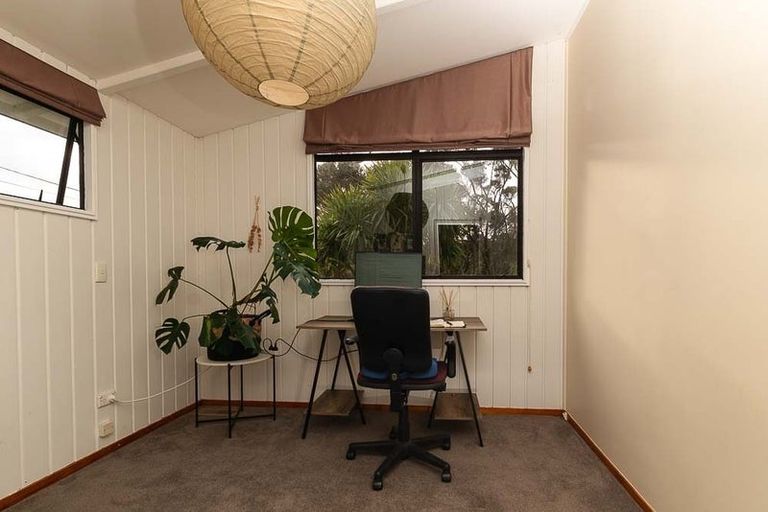 Photo of property in 33a Island Bay Road, Beach Haven, Auckland, 0626