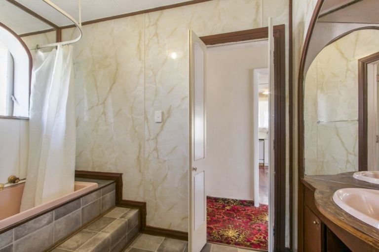 Photo of property in 35 Hewer Crescent, Naenae, Lower Hutt, 5011