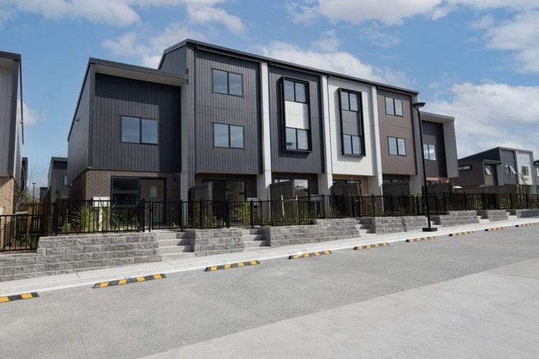 Photo of property in 6/25 Jabuka Street, Glen Eden, Auckland, 0602
