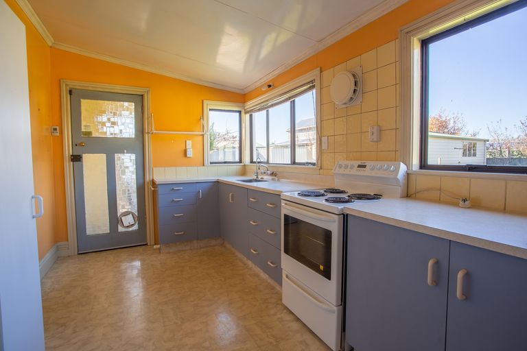 Photo of property in 35 Wyndham Street, Carterton, 5713