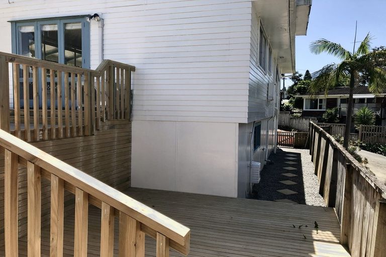 Photo of property in 30 Windy Ridge Road, Glenfield, Auckland, 0629