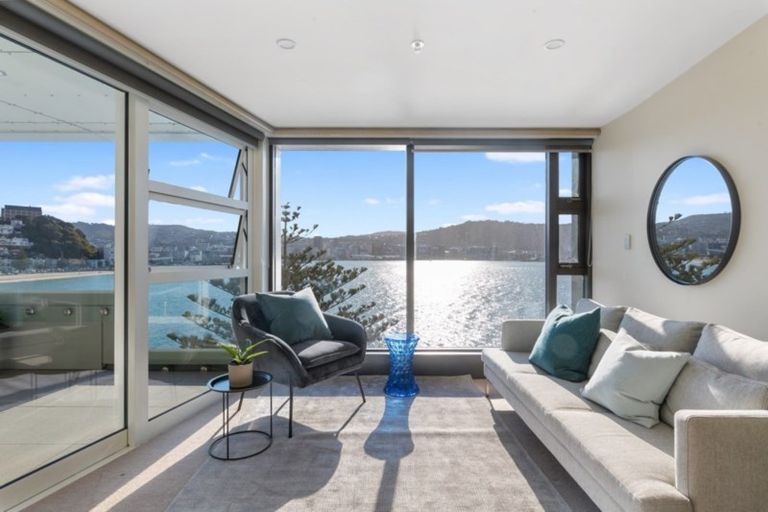 Photo of property in 10/318 Oriental Parade, Oriental Bay, Wellington, 6011