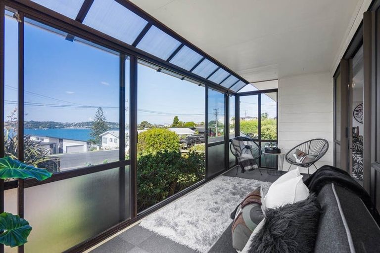Photo of property in 12 Melandra Road, Stanmore Bay, Whangaparaoa, 0932