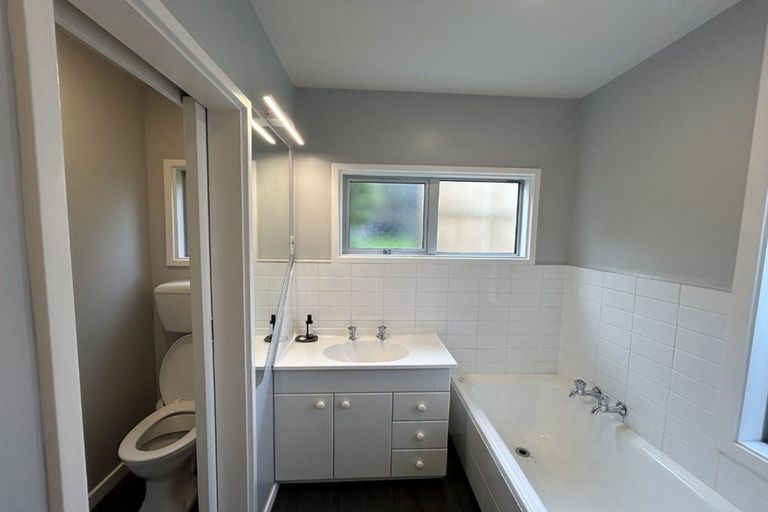 Photo of property in 2/73 Te Awakura Terrace, Mount Pleasant, Christchurch, 8081