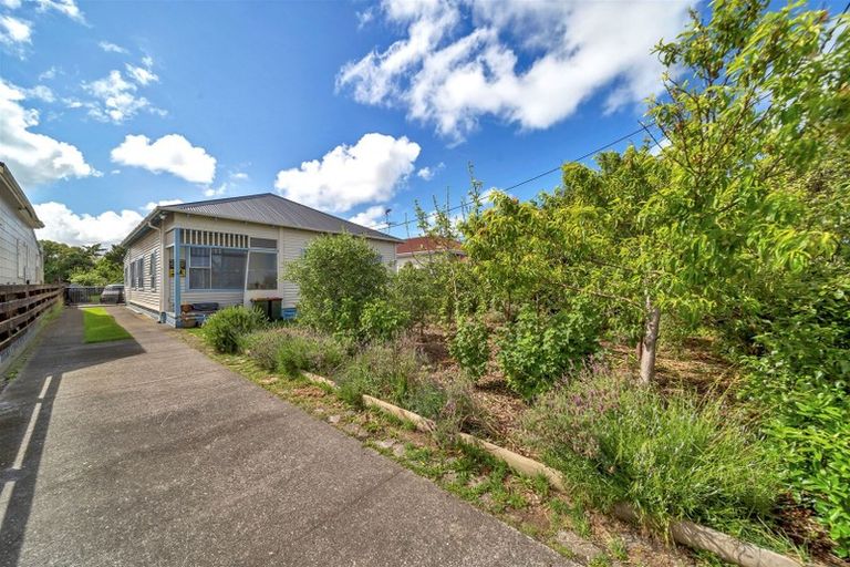 Photo of property in 36 Vogel Street, Hawera, 4610