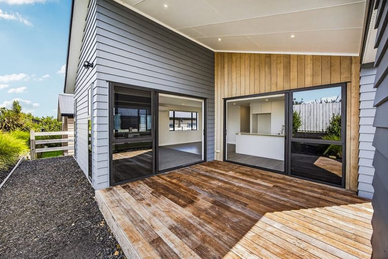 Photo of property in 54 Paparahi Place, Wainui, Silverdale, 0992