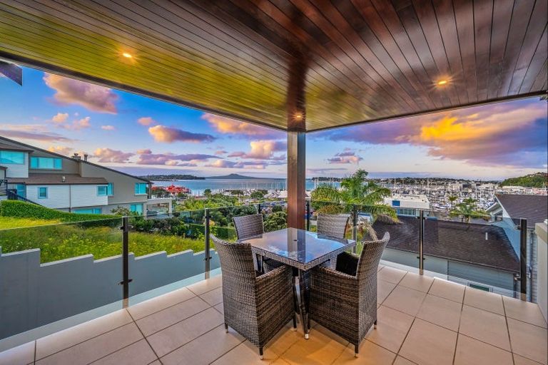 Photo of property in 72 Compass Way, Half Moon Bay, Auckland, 2012