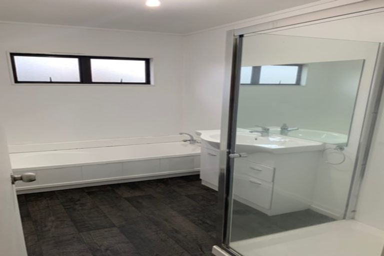 Photo of property in 3/24 Eastglen Road, Glen Eden, Auckland, 0602