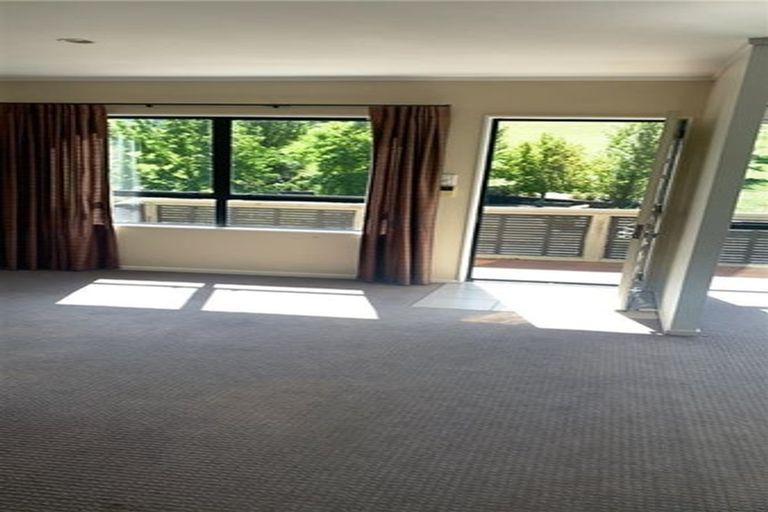 Photo of property in 48 Topliss Drive, Northcross, Auckland, 0632