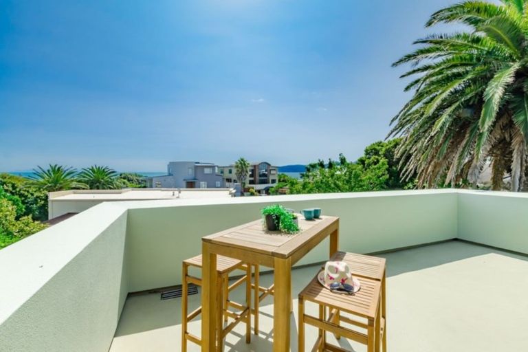 Photo of property in 8 Kohutuhutu Road, Raumati Beach, Paraparaumu, 5032