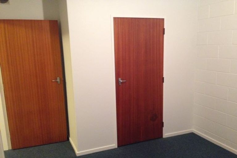 Photo of property in 35 Scarborough Terrace, Mount Victoria, Wellington, 6011