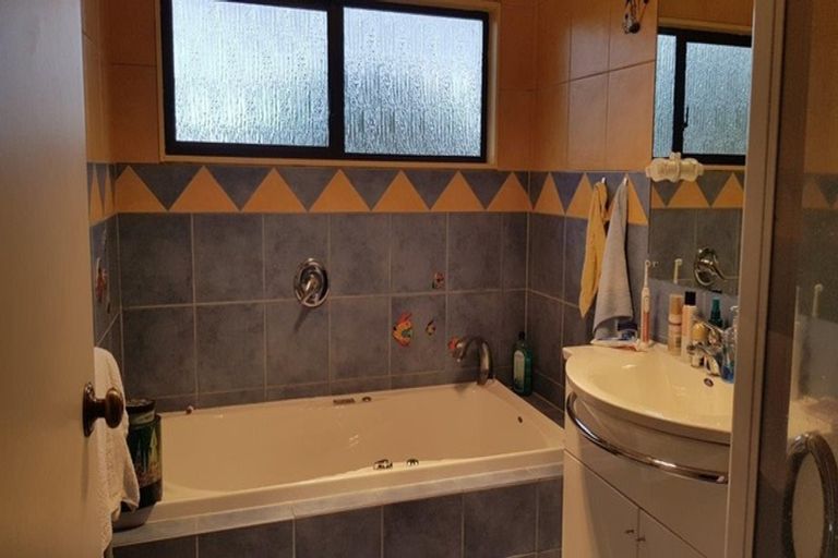 Photo of property in 17 Fuller Grove, Woburn, Lower Hutt, 5010