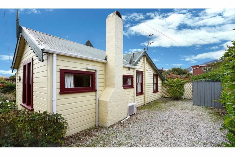 Photo of property in 143 Tasman Street, Nelson, 7010