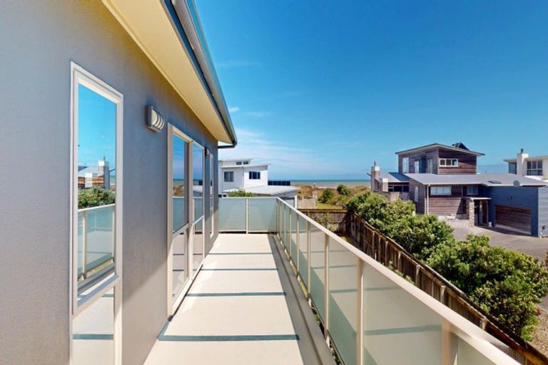 Photo of property in 51 Kent Avenue, Waitarere Beach, Levin, 5510