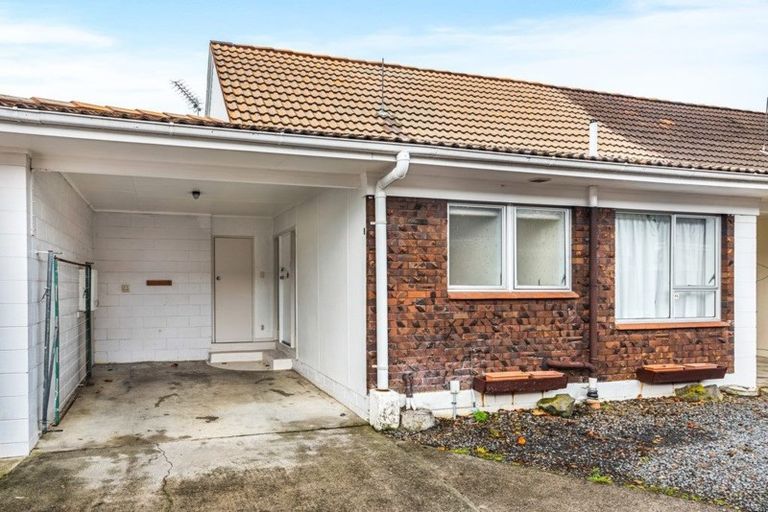 Photo of property in 2/25 Grande Vue Road, Hillpark, Auckland, 2102