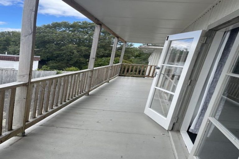 Photo of property in 54 Fruitvale Road, New Lynn, Auckland, 0600