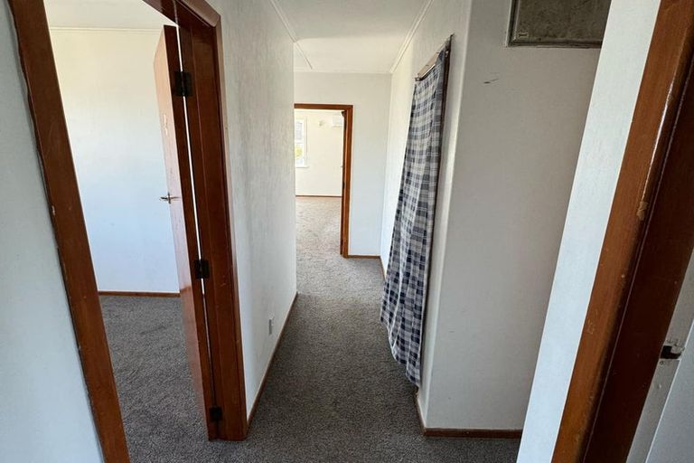 Photo of property in 72 Castor Crescent, Cannons Creek, Porirua, 5024