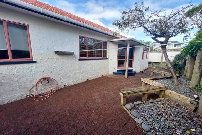 Photo of property in 32 Birdwood Avenue, Moturoa, New Plymouth, 4310