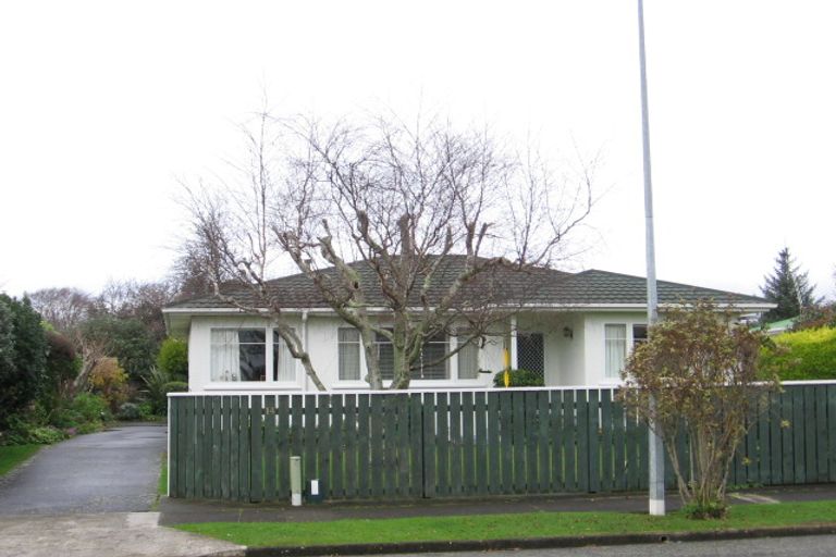 Photo of property in 14 Galway Avenue, Hokowhitu, Palmerston North, 4410